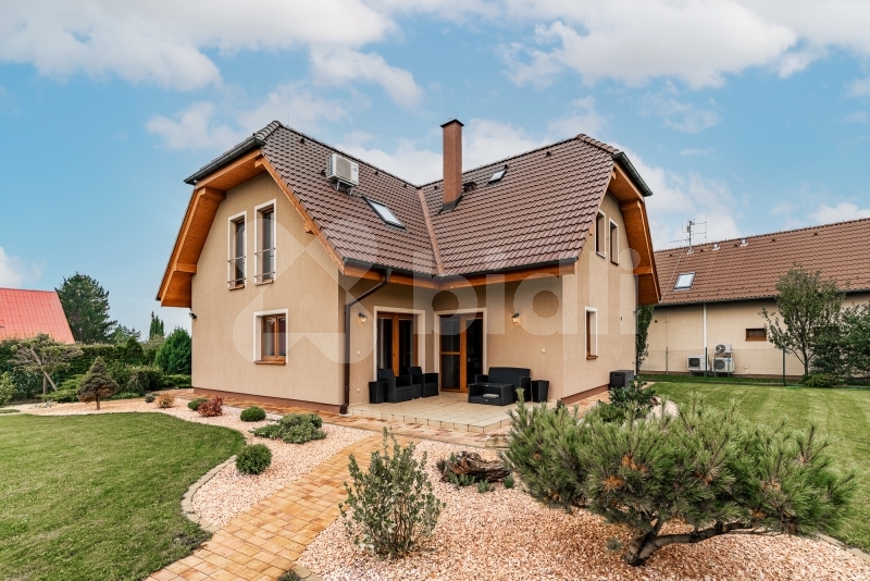 Prodej rodinného domu 200m2, pozemek 1460m2