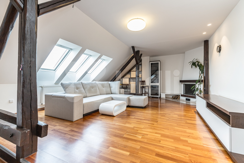 Atraktivní byt 3+1, 165 m2 k pronájmu u metra B