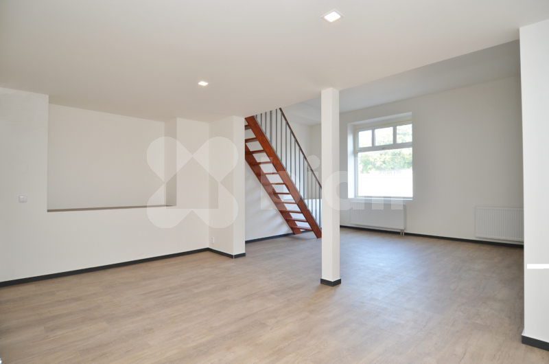 Prodej bytu 1+kk 53 m2 + garáž/sklad 54 m2, cihla,