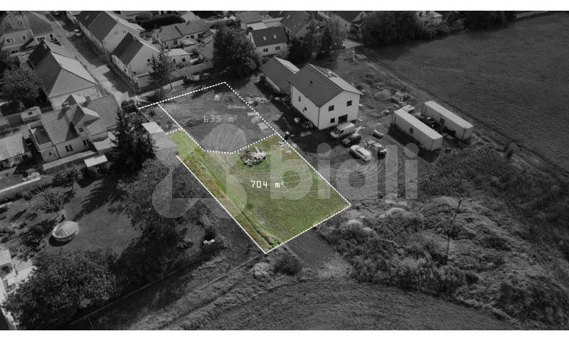 Prodej pozemku 704 m² v obci Pchery