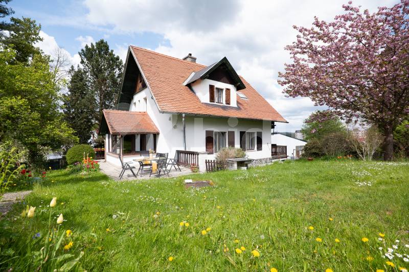 Prodej rodinného domu 5+2, 151m2, pozemek 2795