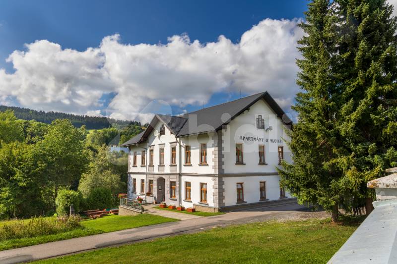 Prodej apartmánového domu, Velká Morava