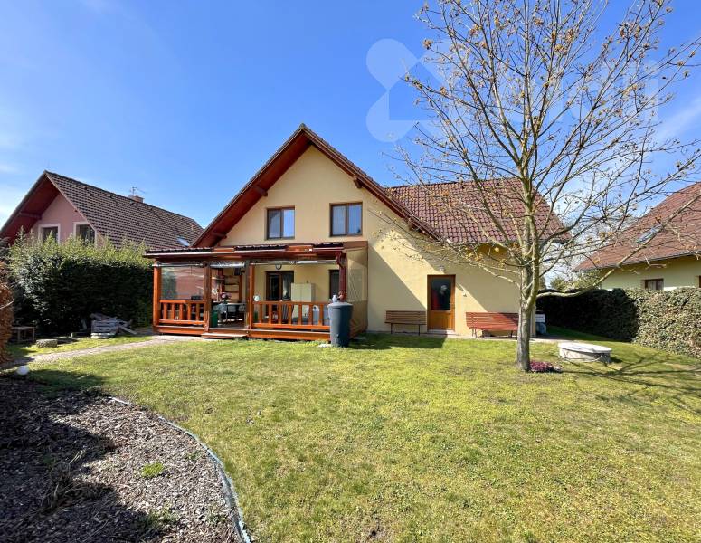 Prodej RD 6+1/ 188m2 + 25 m2 krytá terasa + garáž