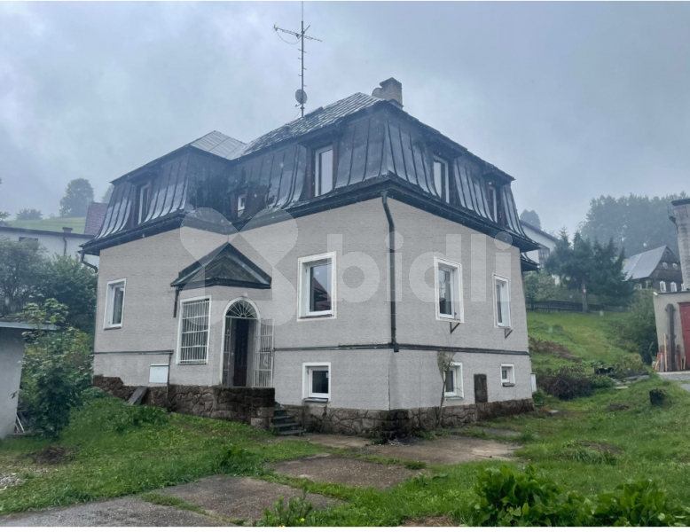 Prodej podkroví pro výstavbu apartmánu 2+kk,
