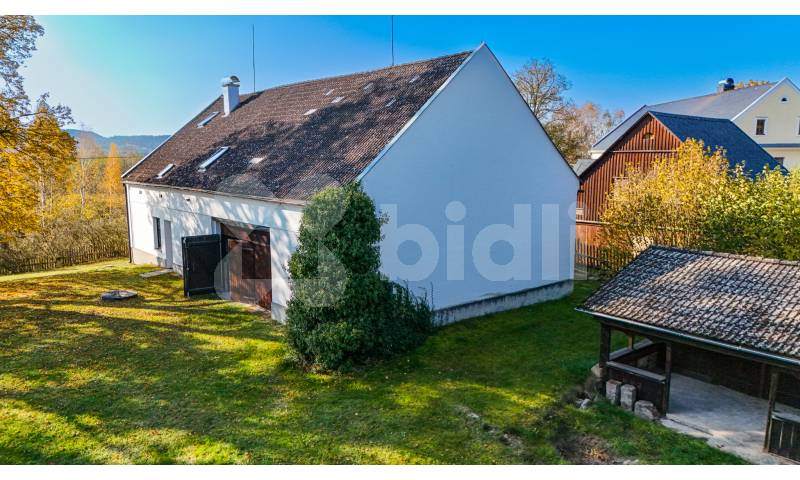 Prodej chalupy a velké stodoly, pozemek 3830 m2,