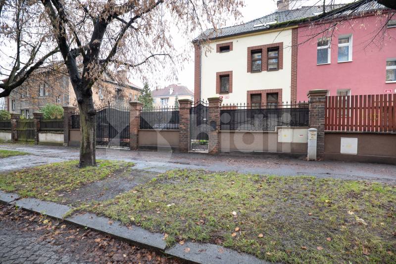 Prodej luxusní vily, 268 m2, pozemek 496 m2, Plzeň