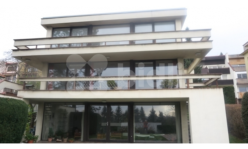 Prodej vily 378 m², pozemek 719 m²
